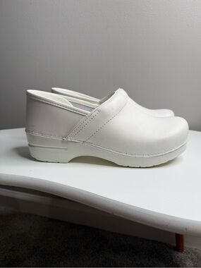 Dansko White Leather Slip-On Clogs 9.5-10